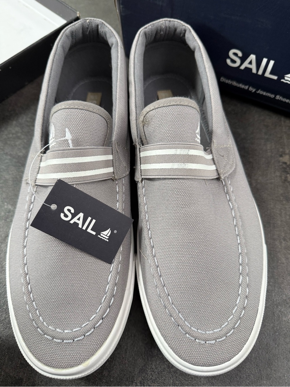 Men’s sail buoy slip on sneakers NWT